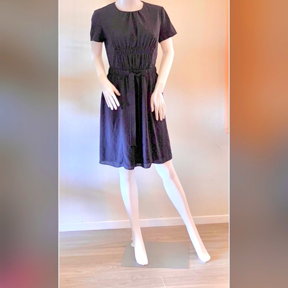 Like New Louis Vuitton tie waist midi dress